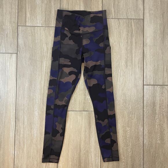 Athleta Ultimate Stash Printed 7/8 Tight Leggings Camo Multicolor XXS - Picture 1 of 12